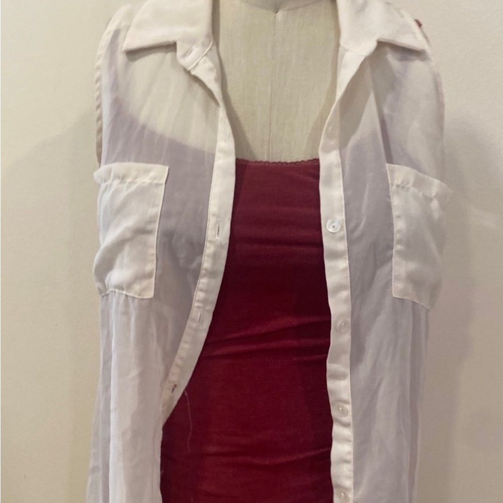 Y2k vintage Lush White Sleeveless Button-Down Shirt